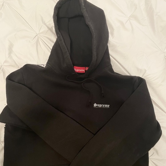 supreme hoodie poshmark